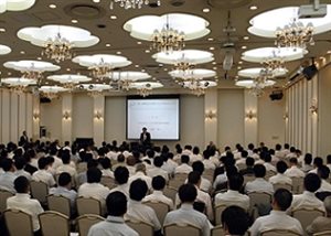 技能協・物流部会が初セミナー　　安西弁護士、中村東京労働局部長、「法令順守徹底を」